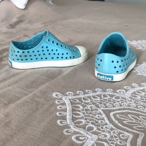 Native Toddler girls size 8 shoes